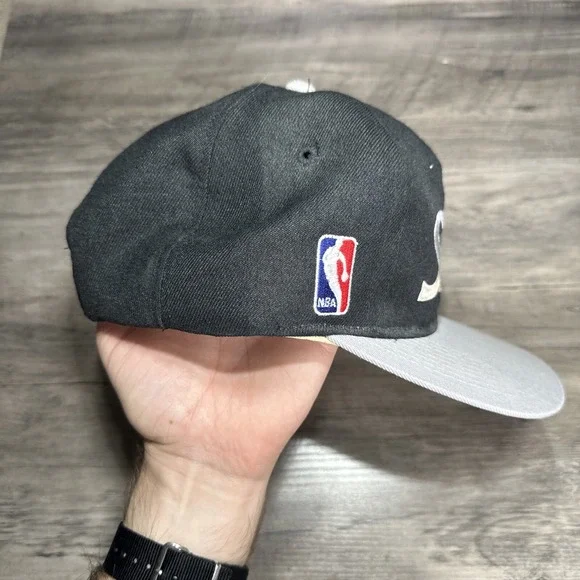 VTG 1990s San Antonio Spurs Sports Specialties Script Wool Two Tone Snapback Hat